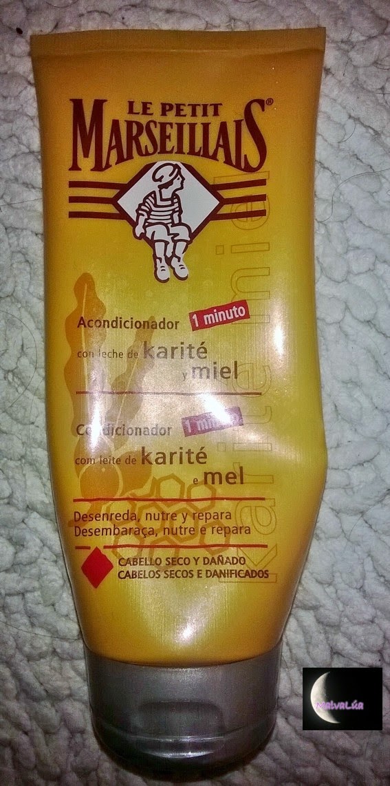 La máscara para la juventud de los cabello las revocaciones